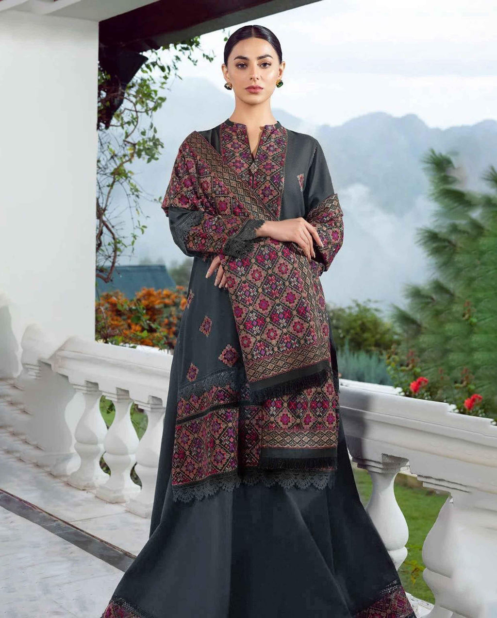 Bareeze | Luxury Emb | Karandi - ZNH Textile 