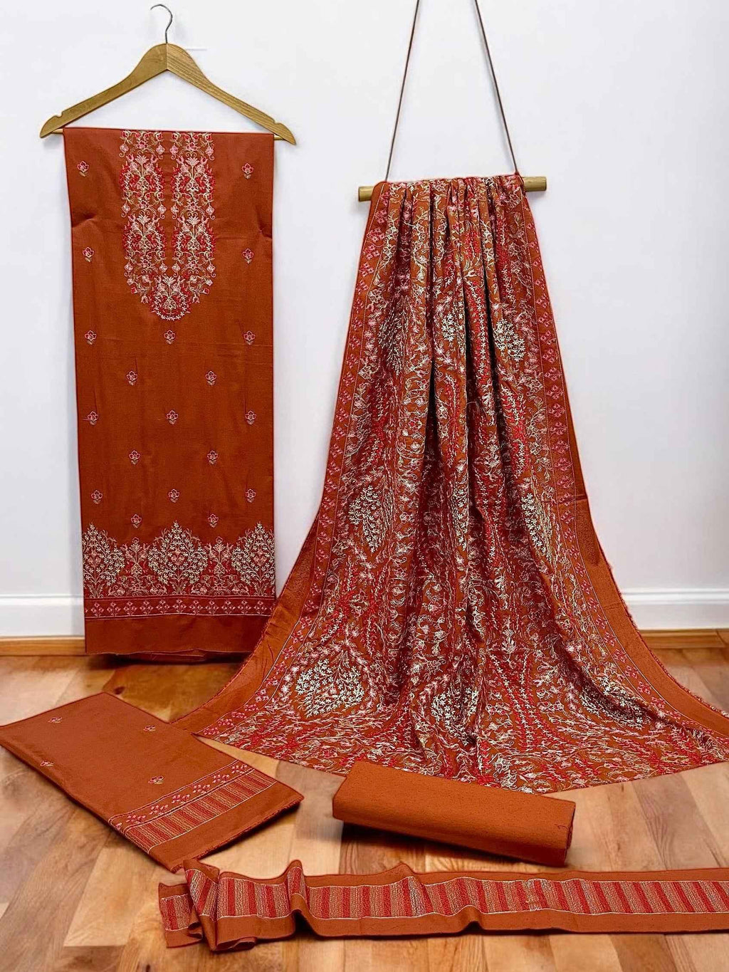 Bareeze | Luxury Emb | Karandi - ZNH Textile 