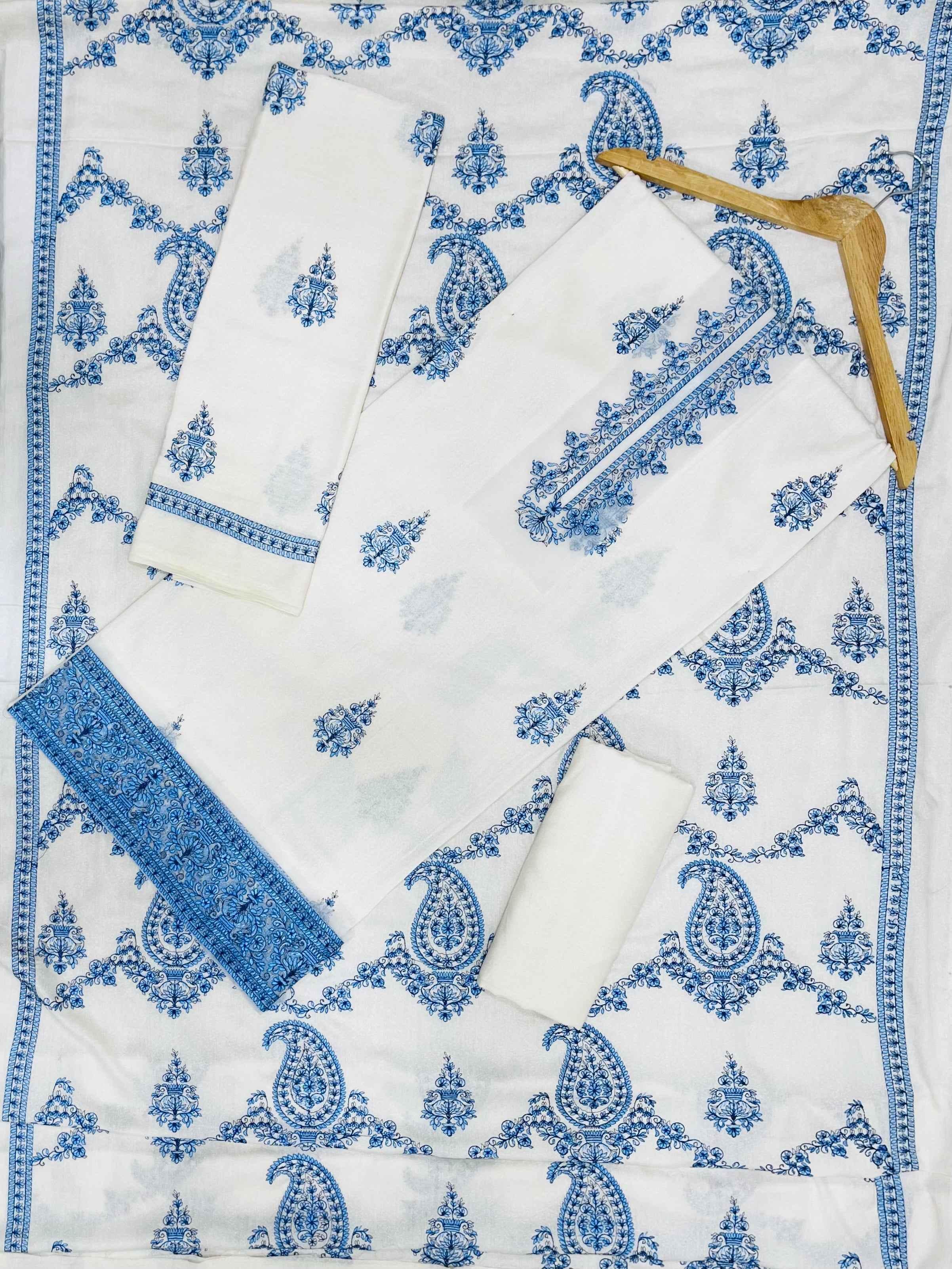 Bareeze | Luxury Emb | Karandi - ZNH Textile 