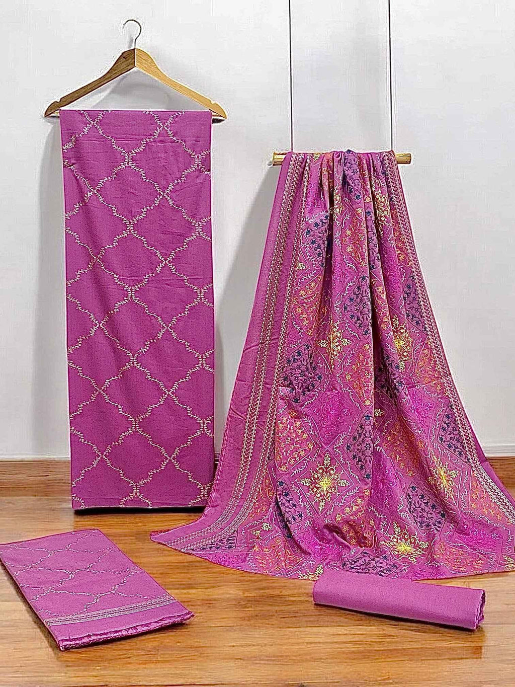 Bareeze | Luxury Emb | Karandi - ZNH Textile 