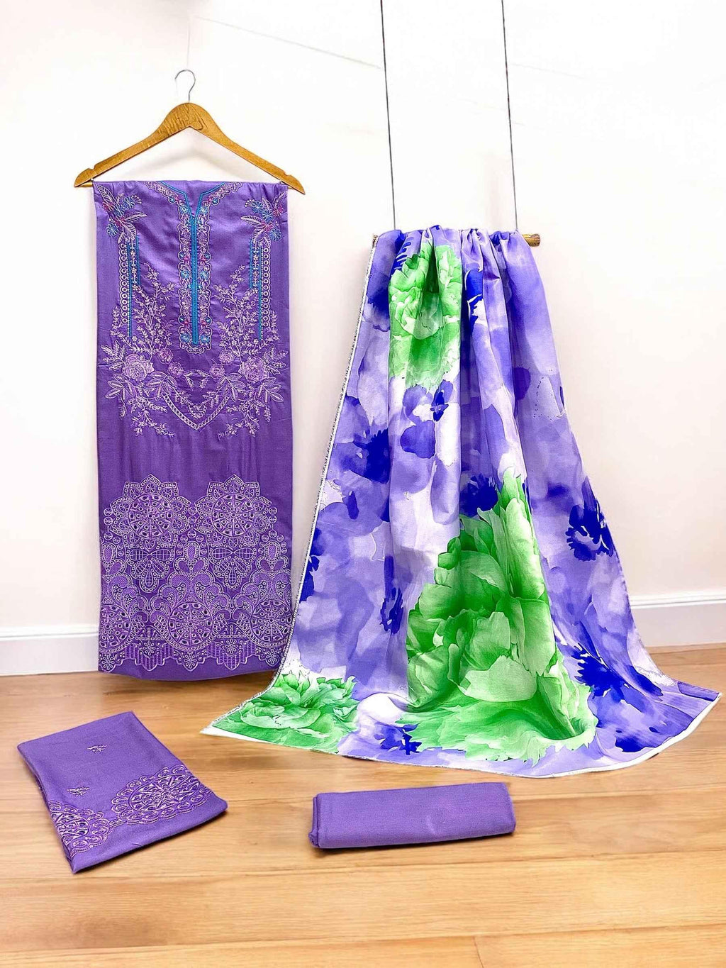 Mushq | Luxury Embroiderd | Dhanak - ZNH Textile 