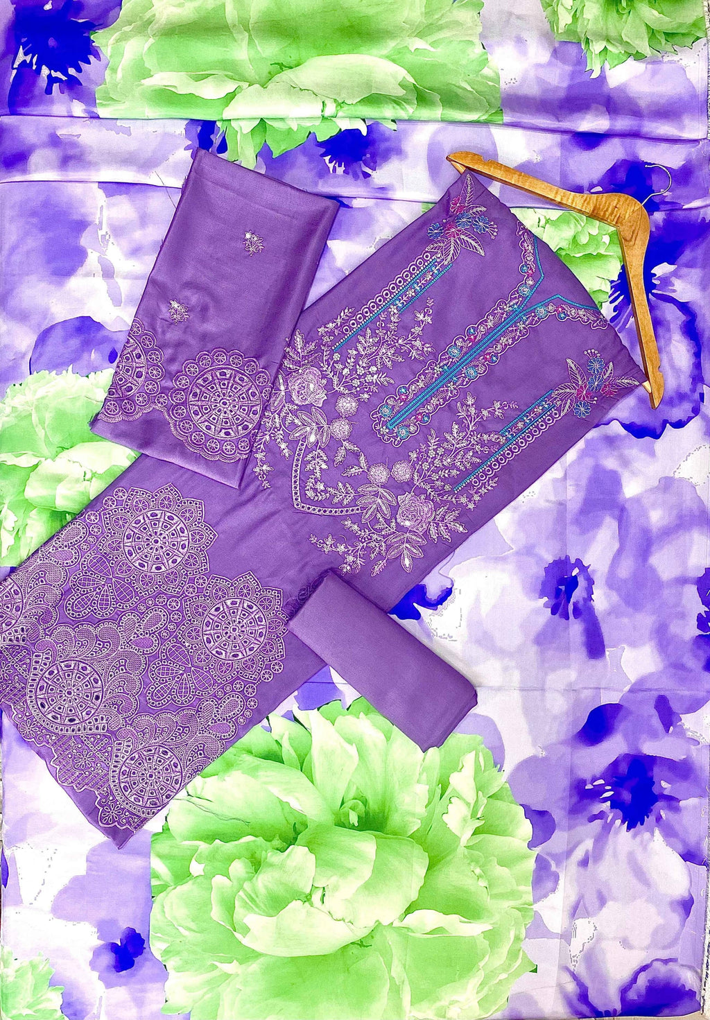 Mushq | Luxury Embroiderd | Dhanak - ZNH Textile 