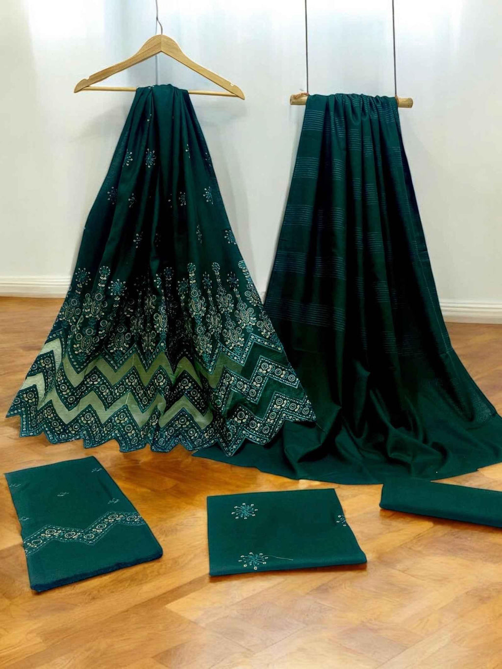 Makhmal | Luxury Embroidered | Dhanak - ZNH Textile 