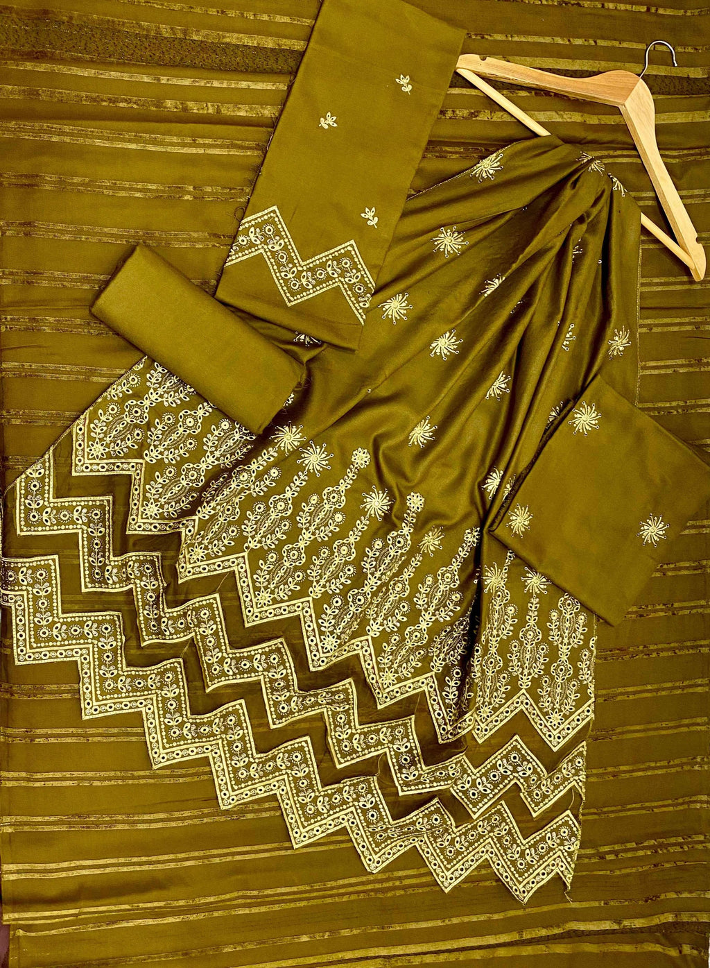 Makhmal | Luxury Embroidered | Dhanak - ZNH Textile 