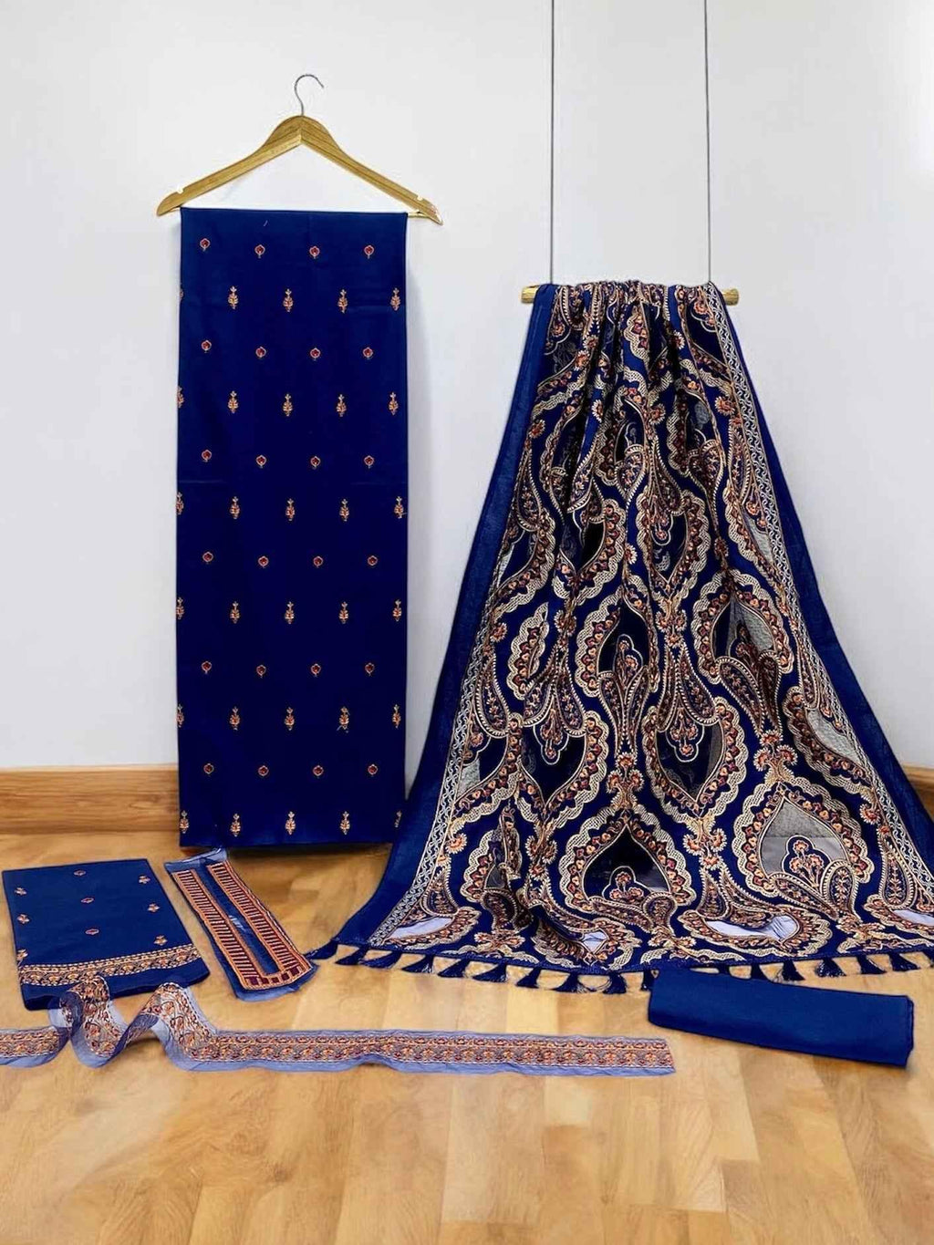 Bareeze Unstitched | Luxury Dhanak Embroidered 3PC | Laser Cut Shawl - ZNH Textile 